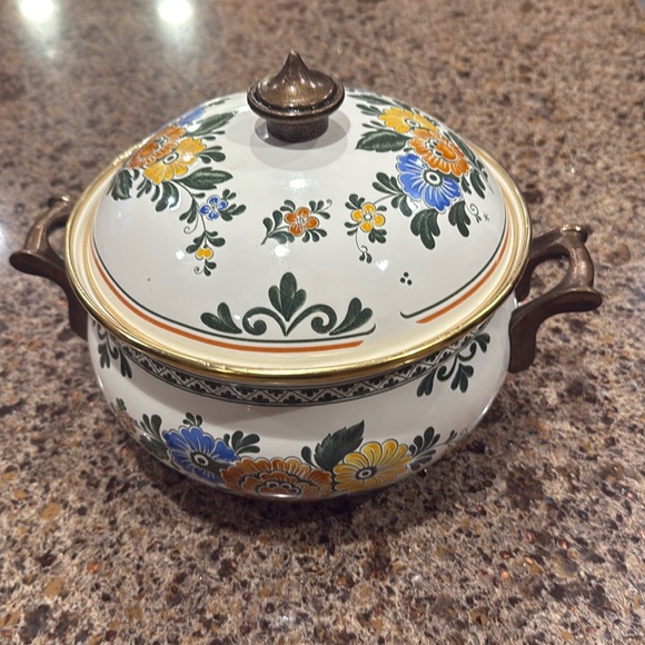 Vintage Asta Germany Enamel Cookware 2 Pot 8.5” and 7” Diameter Floral Pattern - Picture 1 of 9